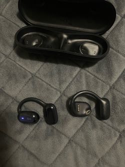 Bluetooth earbuds
