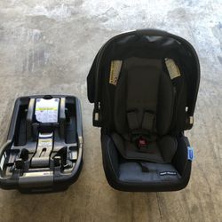 Graco SnugRide SnugLock 35 Infant Car Seat (new/not used)