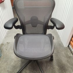 Herman Miller Aeron Remastered - Size B Fully Loaded