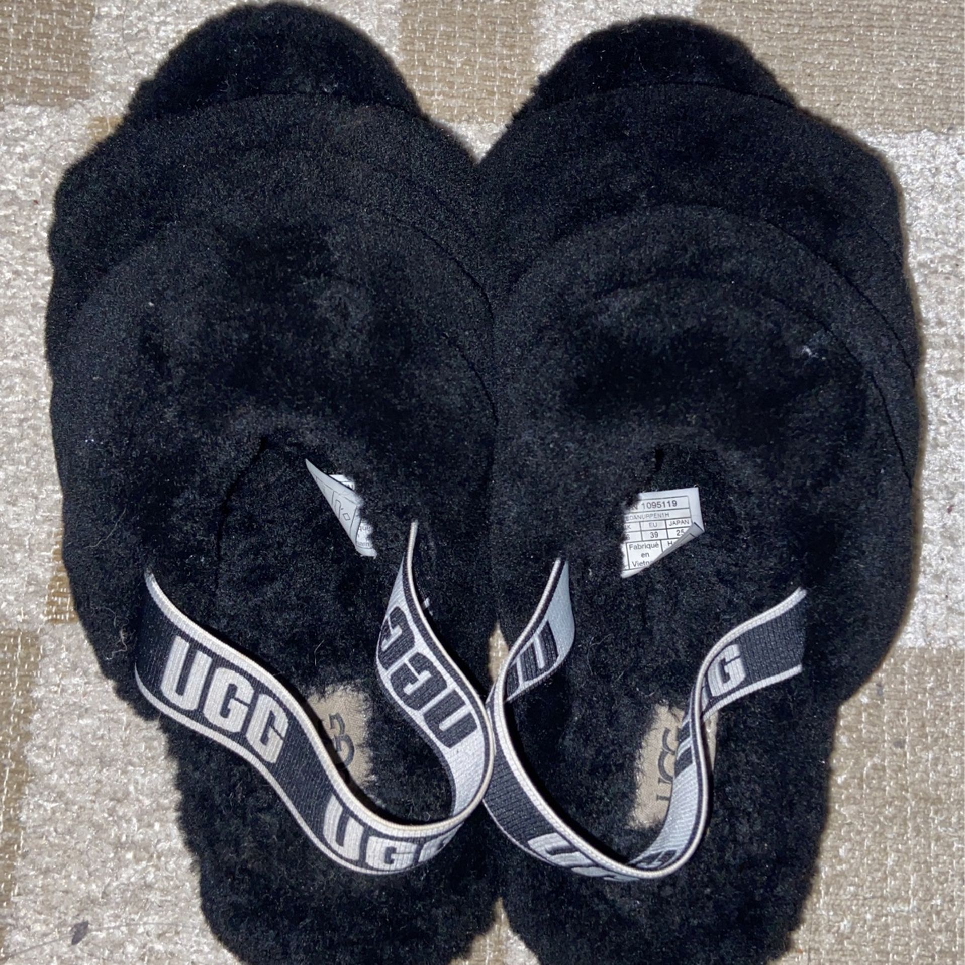 UGG SLIDES