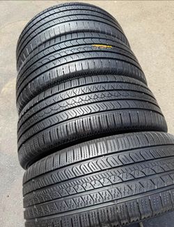 225/65/17 pirelli vendo un set de llantas usadas excelente condiciones de vida las 4 ✅🤩I am selling a set of used tires, all 4 in excellent living co