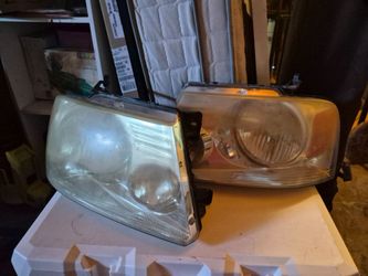 Ford Car Headlight Assembly Pair