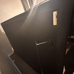 Serta Motion Essential Queen Adjustable Base – Excellent Condition