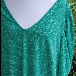 Y2X woman's Adrianna Papell V Neck Tunic Green Short Sleeve