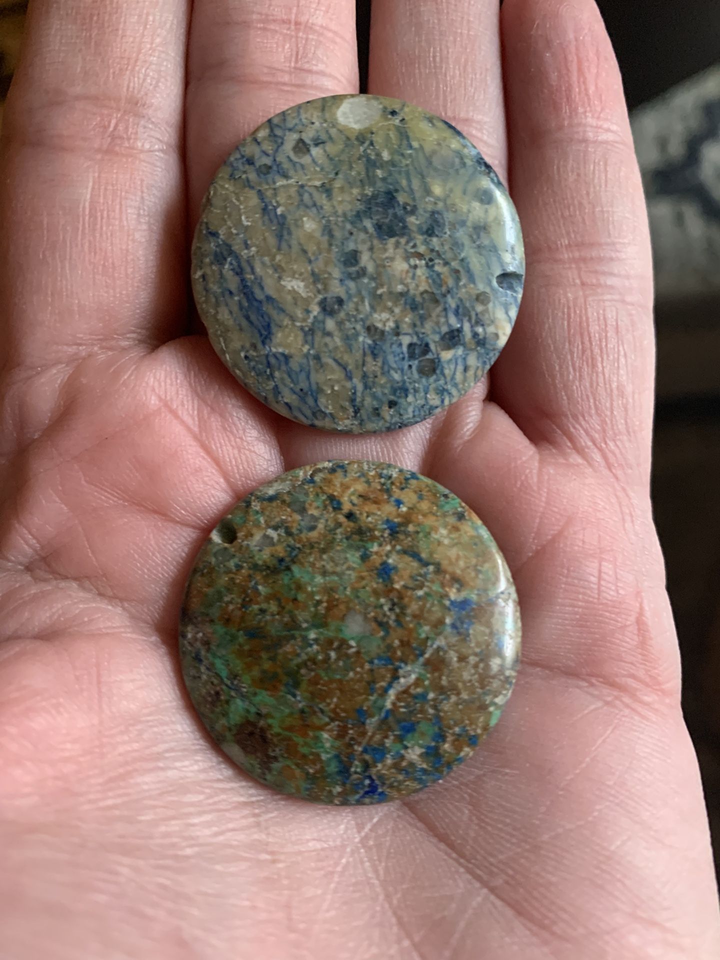 Set of 2 Crystal stone cabs perfect for wrapping