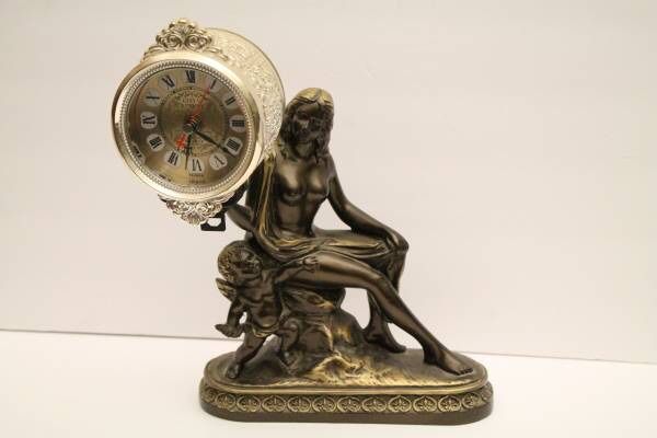 CIAYU Taiwan Sculpture style Clock