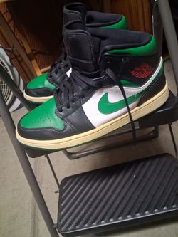 Nike Air Jordan 1 Mid Pine Green Toe  Men's Sz. 11.5