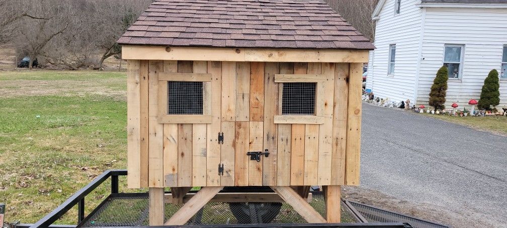 Rustic chicken coops, 4 sided picnic tables, dog houses, small shades And More . Made From Recycling Pallets