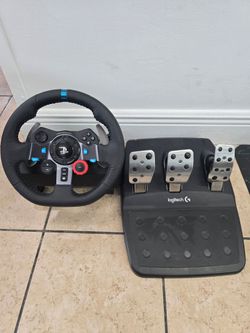 Logitech G29 Driving Force Racing Wheel and Pedals