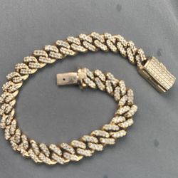 Diamond Bracelet 10k Gold. 4 Carat Total Diamonds