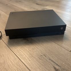 Xbox One ( Comes With Digital Games Up To Date)