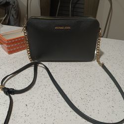 Michael Kors Purse 65$