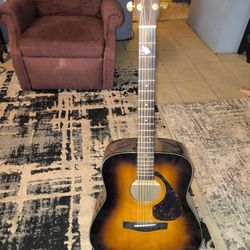 Used Yamaha F-335 Acoustic Guitar With Stand And Pick 