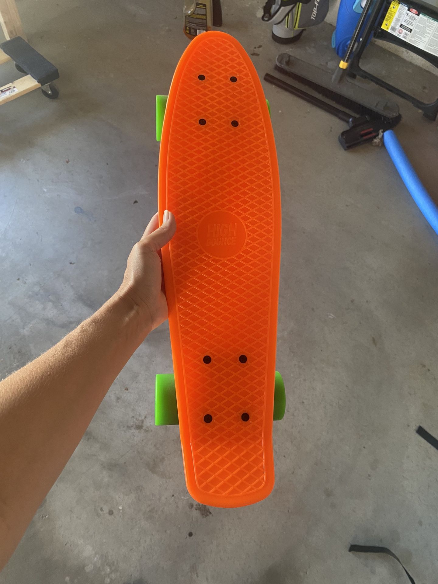 High Bouncy 22-inch Skateboard
