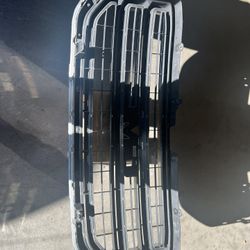 GMC  Yukon Grill 2017-2019 