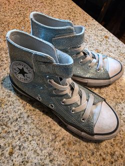 Kids  girls shoes size 13.5 Good condition