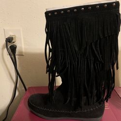 Shoes and Boots for Sell Real Cheap