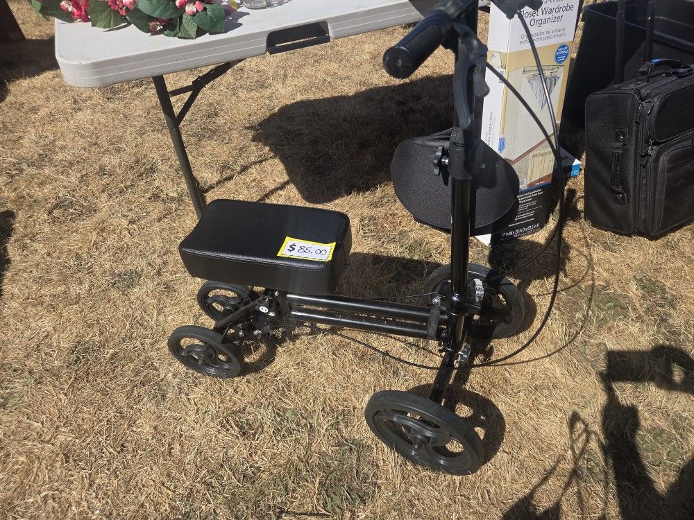 Folding Knee Scooter