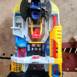 Imaginext DC Super Friends Ultimate Headquarters Playset with Batman Figure