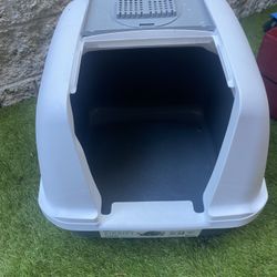 Extra Large Covered Cat Litter Box With Airsift Filter