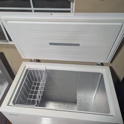 Hisense Chest freezer 7 Cubic Feet