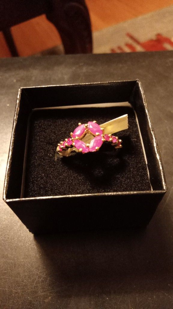 14K Yellow Gold Plated 1.47 Carat Genuine Ruby .925 Sterling Silver Ring
Size 7 Obo