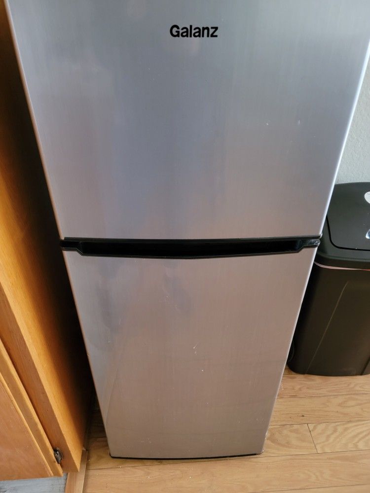 Small Fridge With Freezer