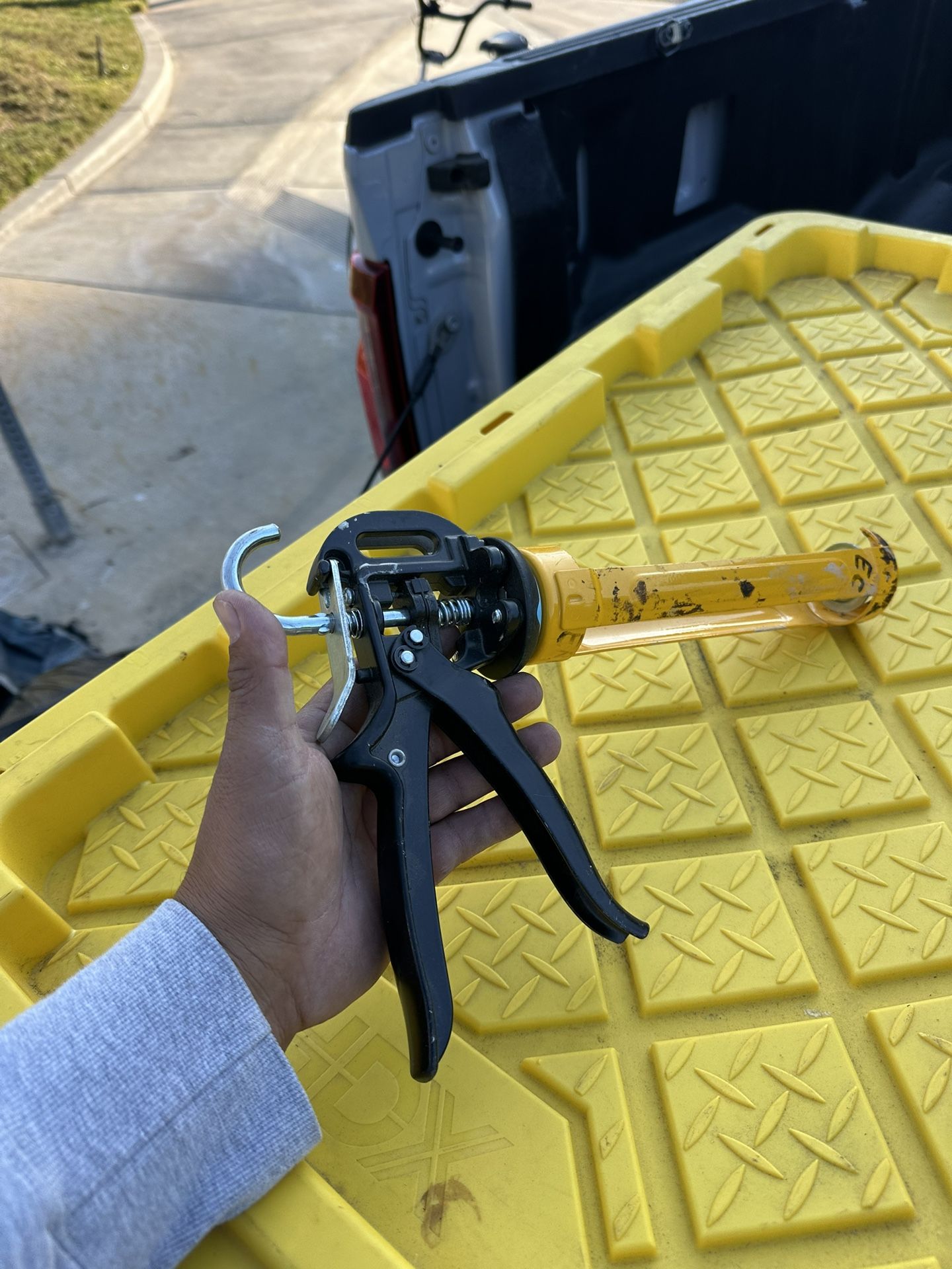 Dripless HR300 Industrial Grade High Ratio Adhesive Applicator | 10 oz Cartridge