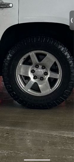 Set of 4 Good Year gmc Sierra or Yukon