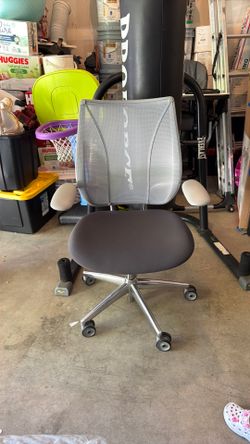 Desk chair