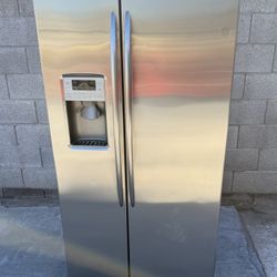 REFRIGERATOR GE STAINLESS STEEL 