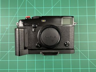Fujifilm X-Pro3 Mirrorless Digital Camera — Black, Serviced by Fujifilm