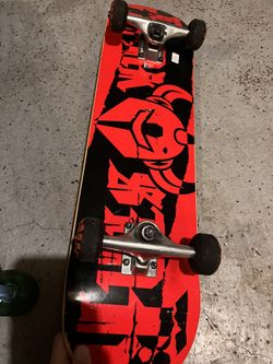 Darkstar Skateboard (complete)