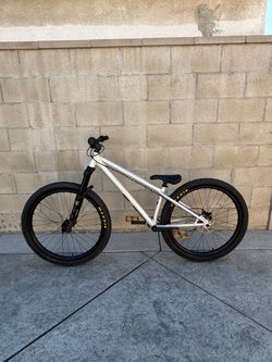 GT La Bomba Dirt Jumper 26" Bike MEDIUM
