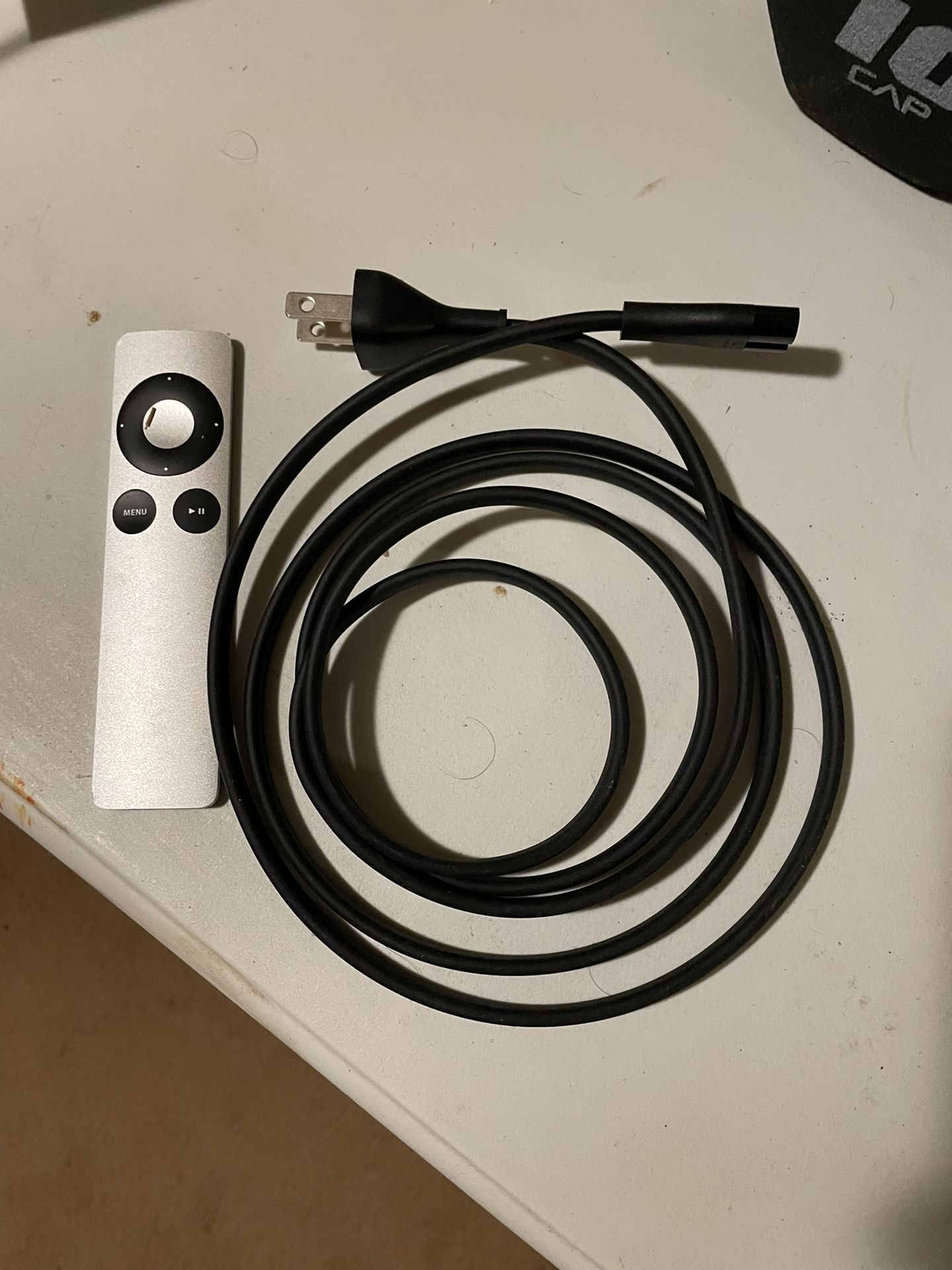 AppleTV 3rd Gen Remote/power Cord