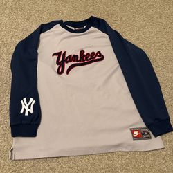 Reggie Jackson Autographed Sweater New York Yankees