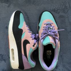 Am1 Have a nike day size 8.5m 