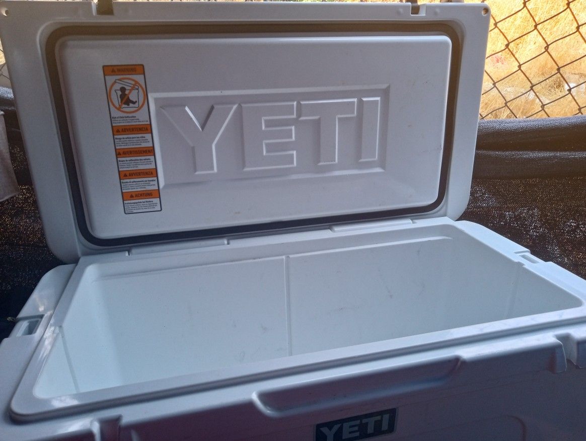 Yeti 75 Tundra Cooler