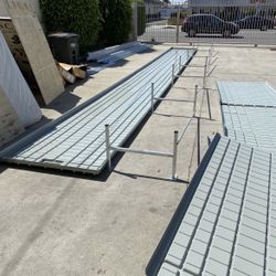 Rolling Bench Table Set Per Sq Ft