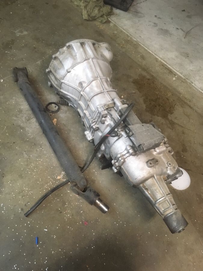 Isuzu MUA5 manual transmission and transfer case