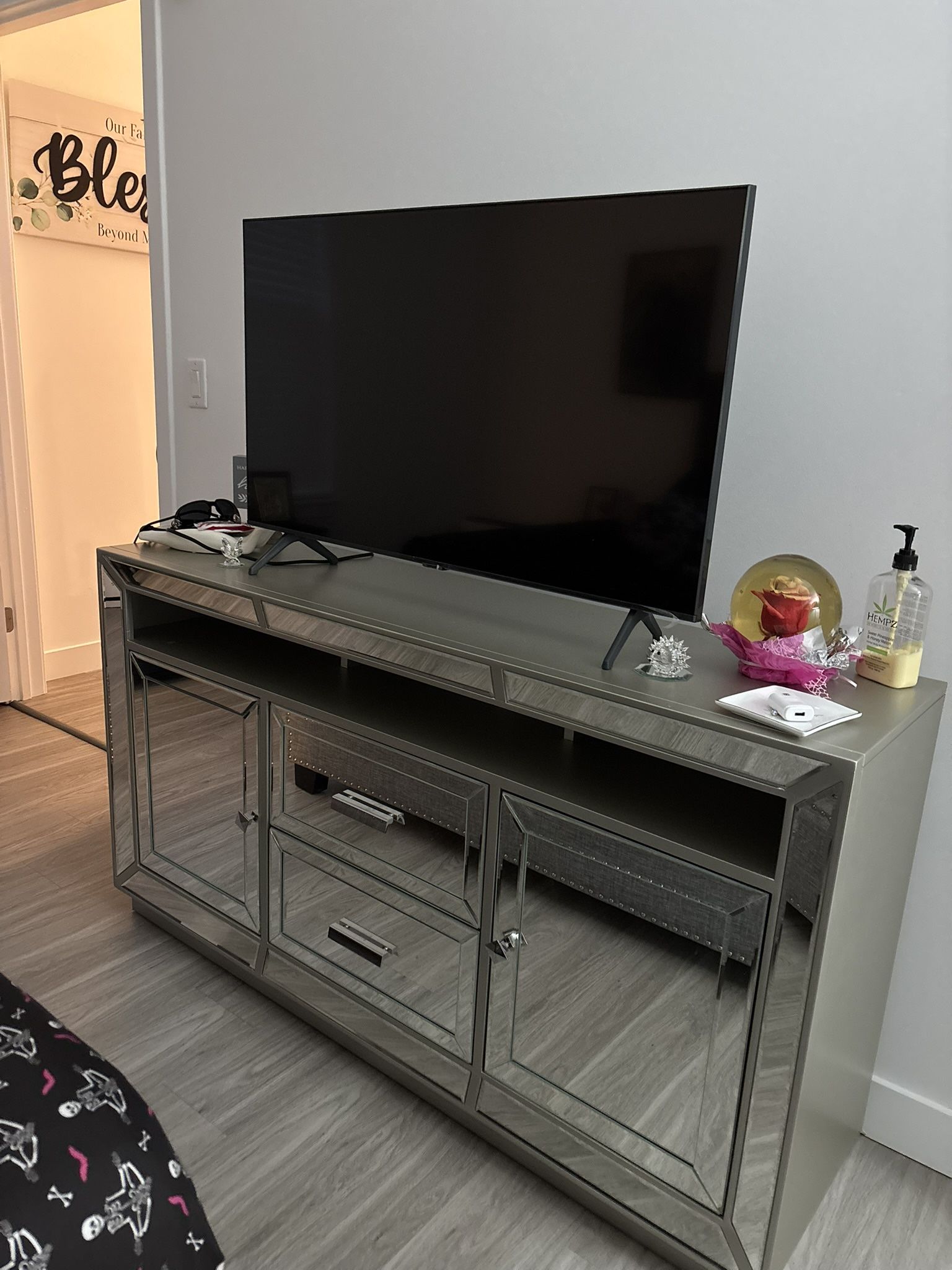 Tv Stand 