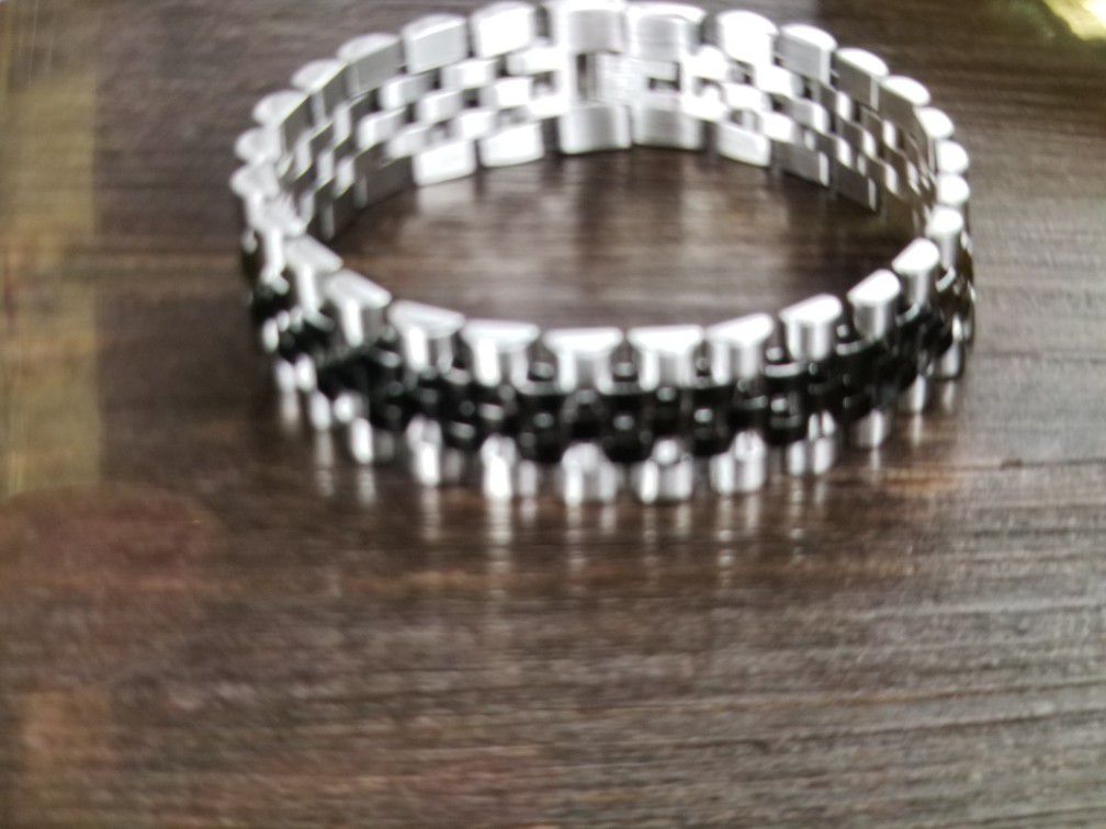 Rolex bracelet Silver And black , is a hot sale for men