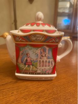 Vintage Romeo and Juliet Teapot