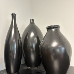 Set Of 3 Black Vases