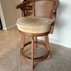 Counter Height Swivel Stool (Solid Wood With Cane Backing)