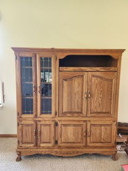 Entertainment cabinet