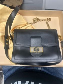 Louis Vuitton Bag     Almost New  $1900.00