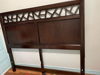 Bed frame queen