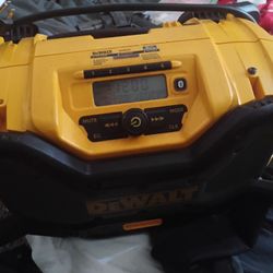 DeWalt Bluetooth Radio 