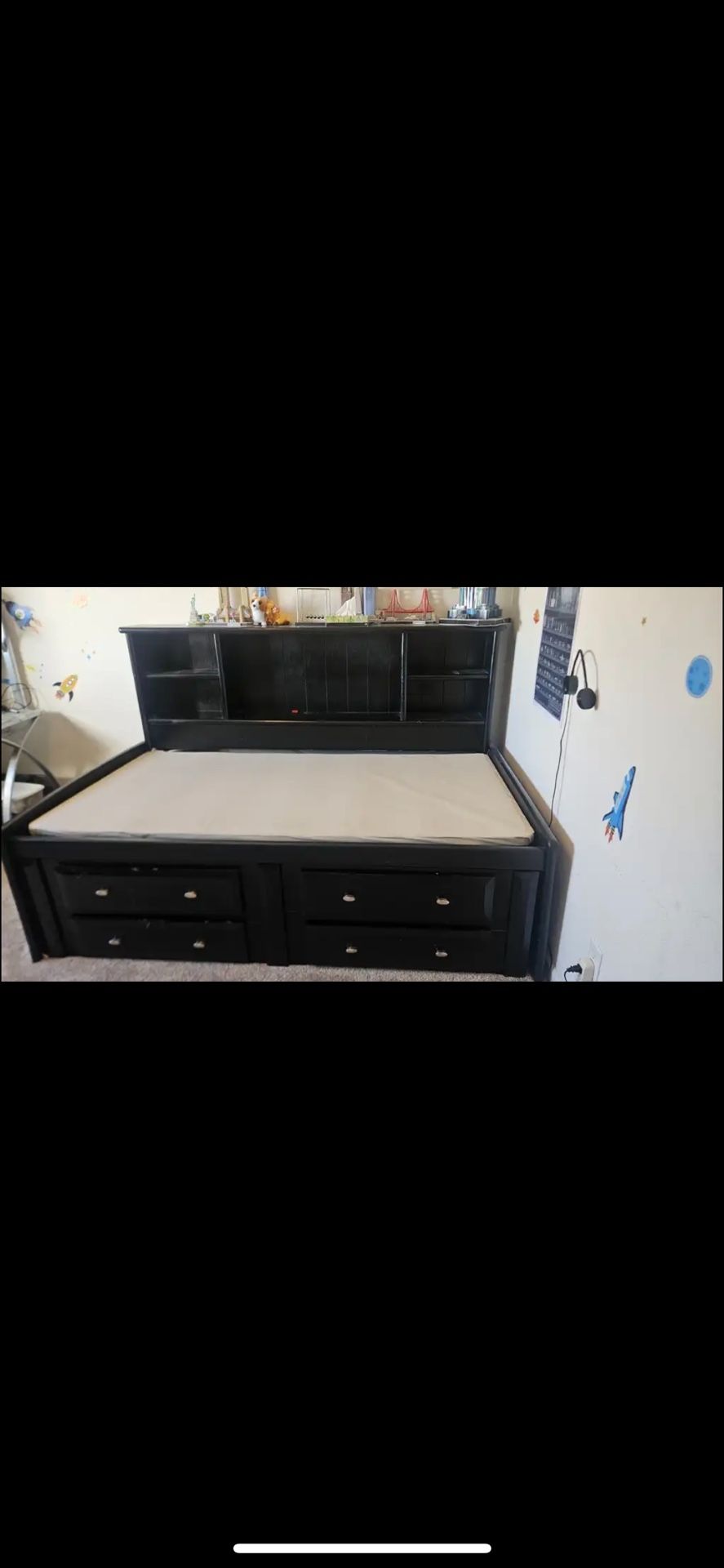 BEAUTIFUL TWIN BED